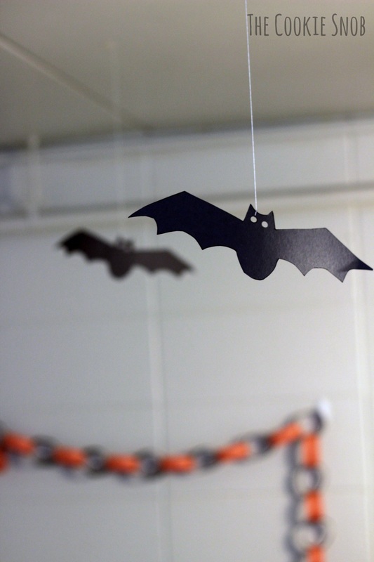 Halloween Bat Decoration (Free Printable)
